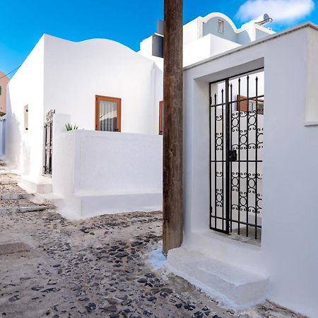 Authentic Santorinian Home Experience Fira  Exterior photo