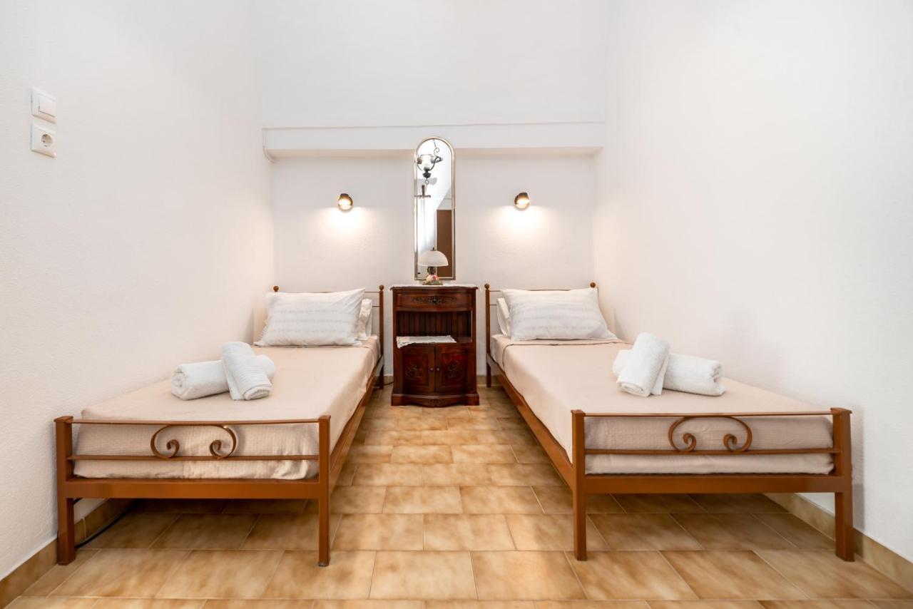 Authentic Santorinian Home Experience Fira  Exterior photo